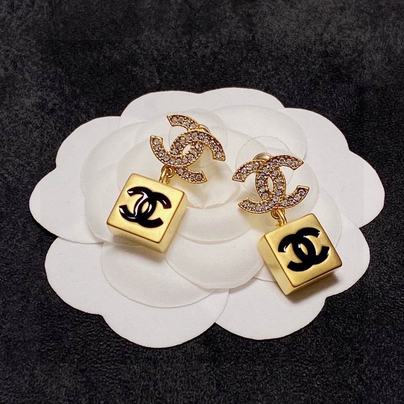 Chanel earing 1lyx39