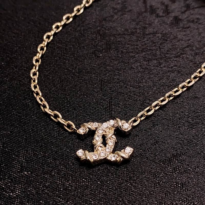 Chanel necklace 1lyx9