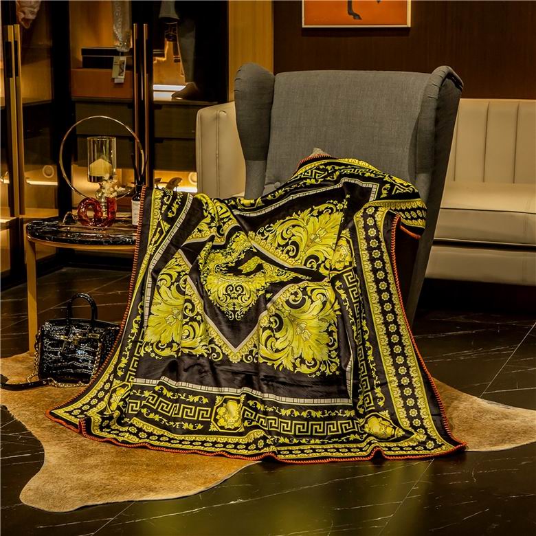 Versace 1.5x1.5m 1.5x2.0m 2.0x2.3m 38