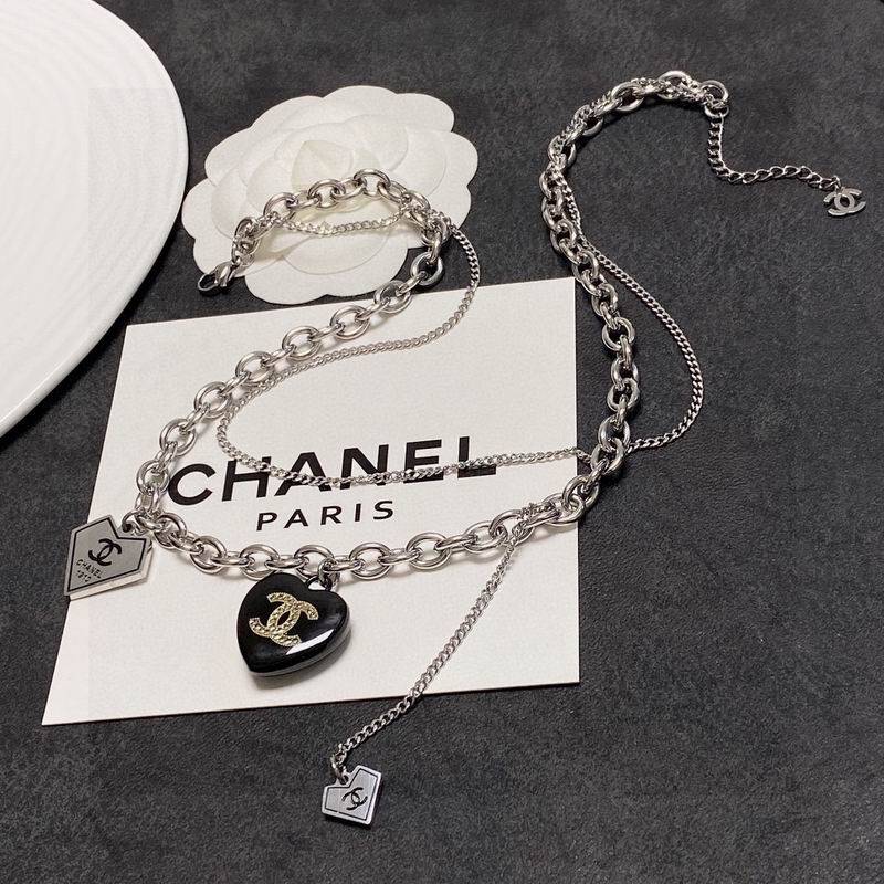 Chanel necklace 1lyx63