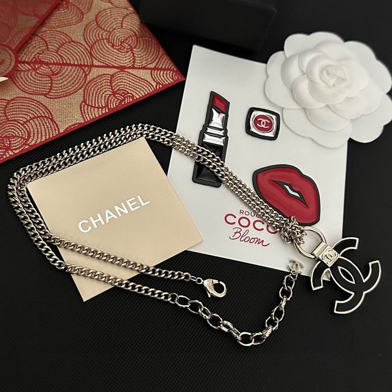 Chanel necklace 1lyx66