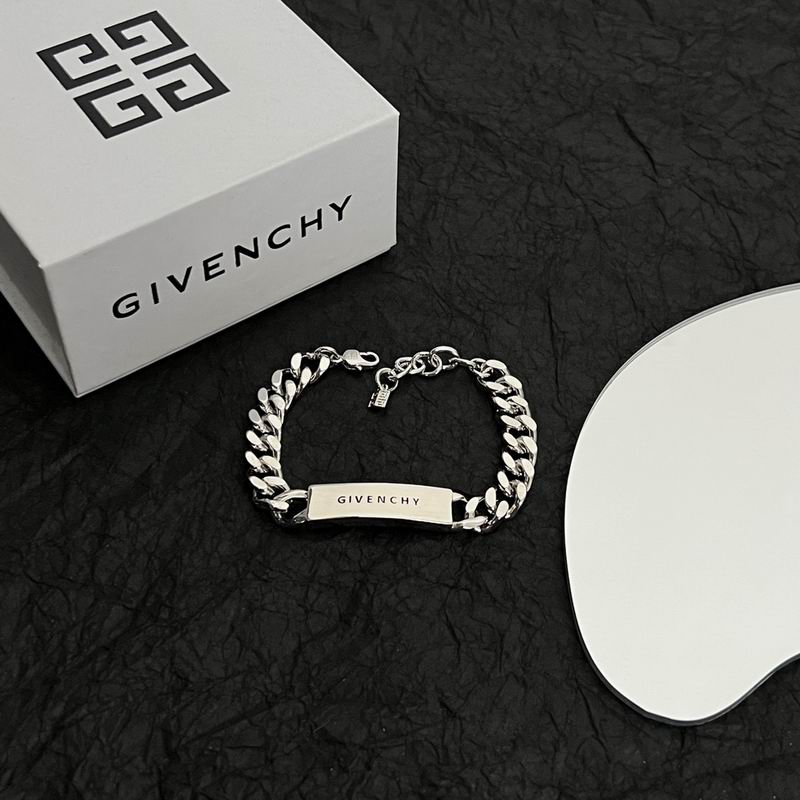 Givenchy bracelet 01lyr1