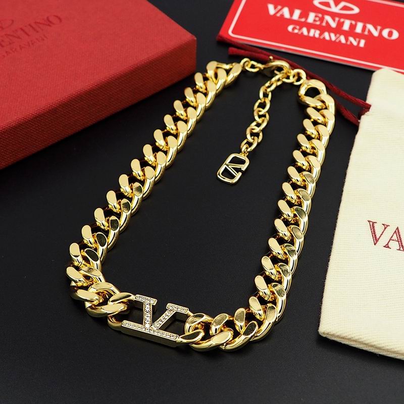 Valentino necklace 11lyx5