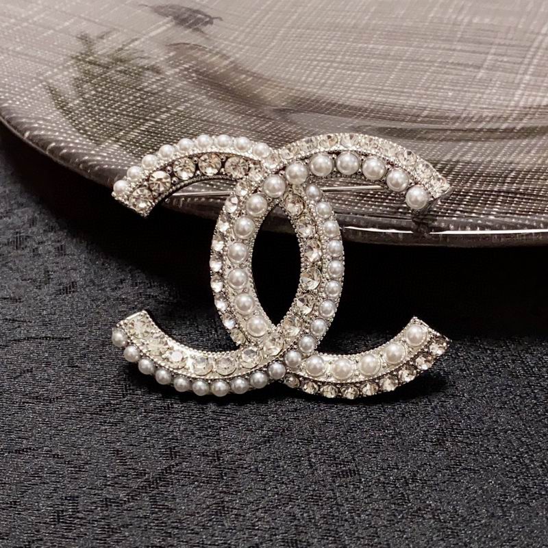 Chanel Brooch 1lyx44
