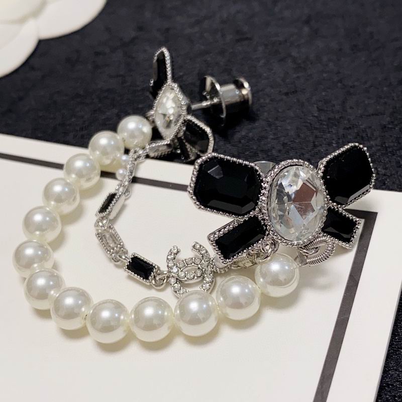 Chanel Brooch 1lyx54