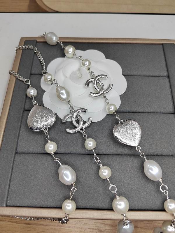 Chanel necklace 1lyx76