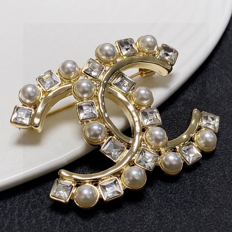 Chanel Brooch 1lyx63
