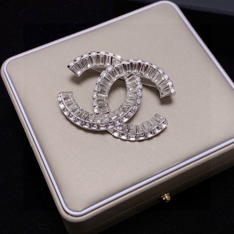 Chanel Brooch 1lyx76