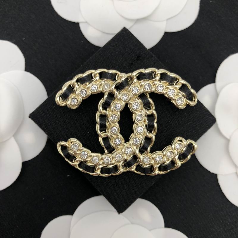 Chanel Brooch 1lyx89