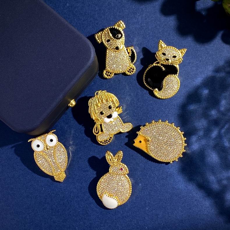 Van Cleef & Arpels brooch 121077