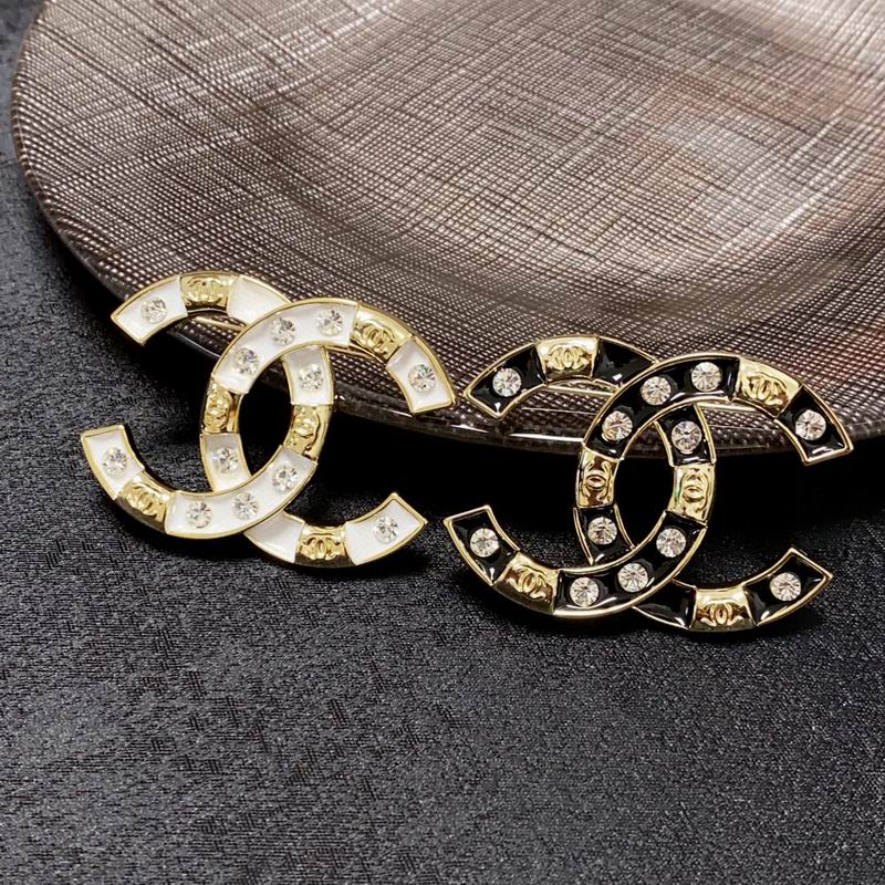 Chanel Brooch 1lyx92