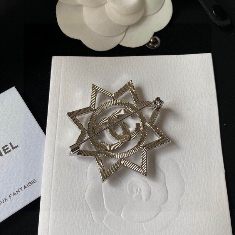 Chanel Brooch 1lyx119