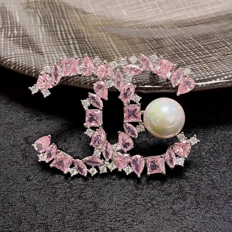 Chanel Brooch 1lyx138