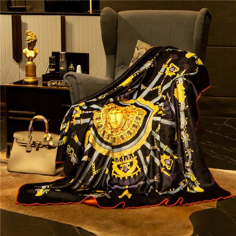 Versace 1.5x1.5m 1.5x2.0m 2.0x2.3m 22