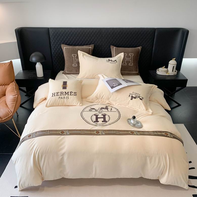 Hermes 2x2.3m 2.2x2.4m 01