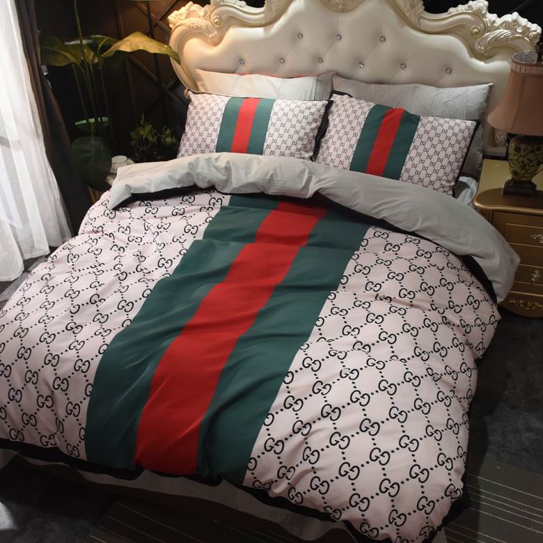 Gucci 2x2.3 2.45x250 48x74cm 21