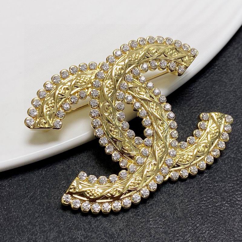 Chanel Brooch 1lyx144