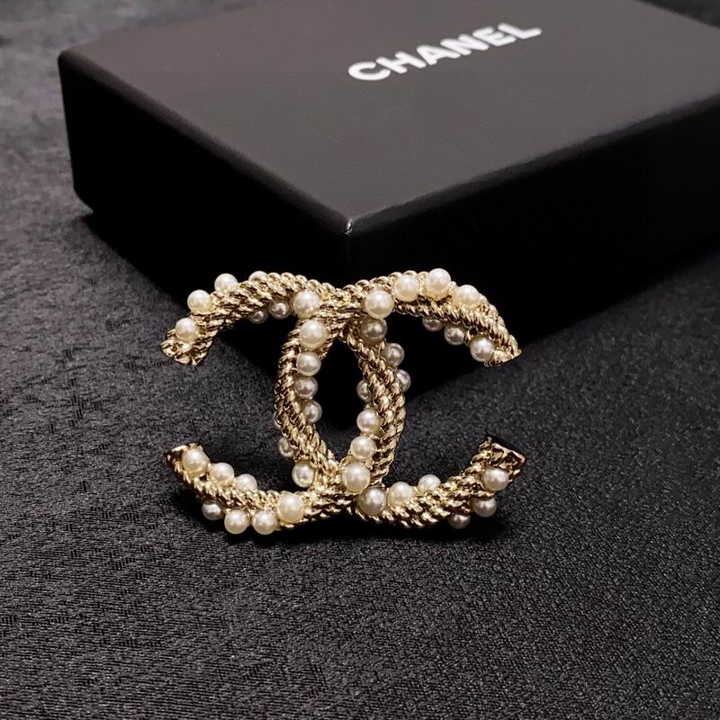 Chanel Brooch 1lyx147