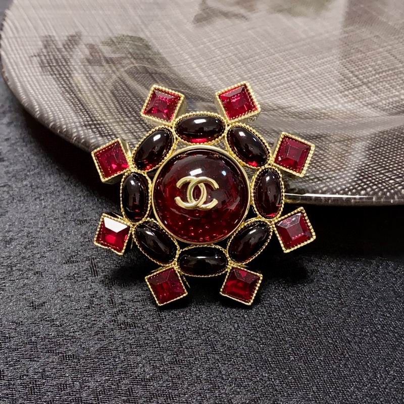 Chanel Brooch 1lyx160