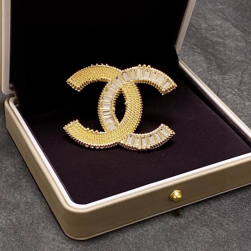 Chanel Brooch 1lyx167