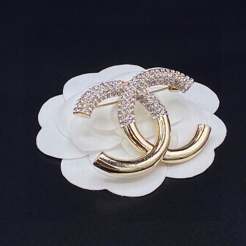 Chanel Brooch 1lyx174