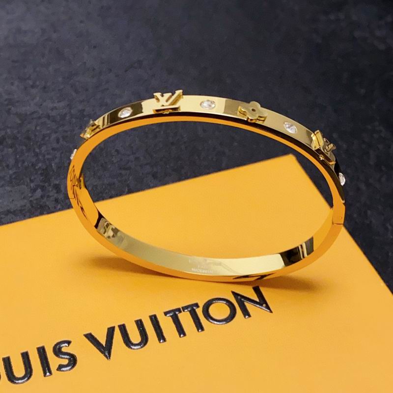 LV Bracelet 02lyr115