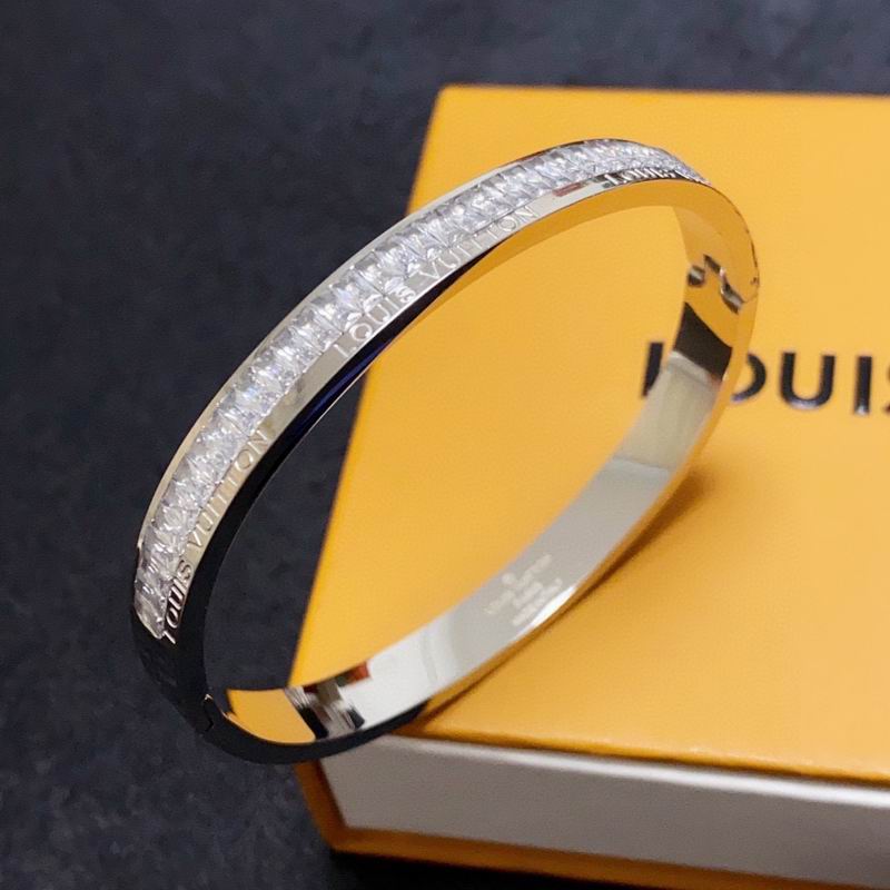LV Bracelet 02lyr121