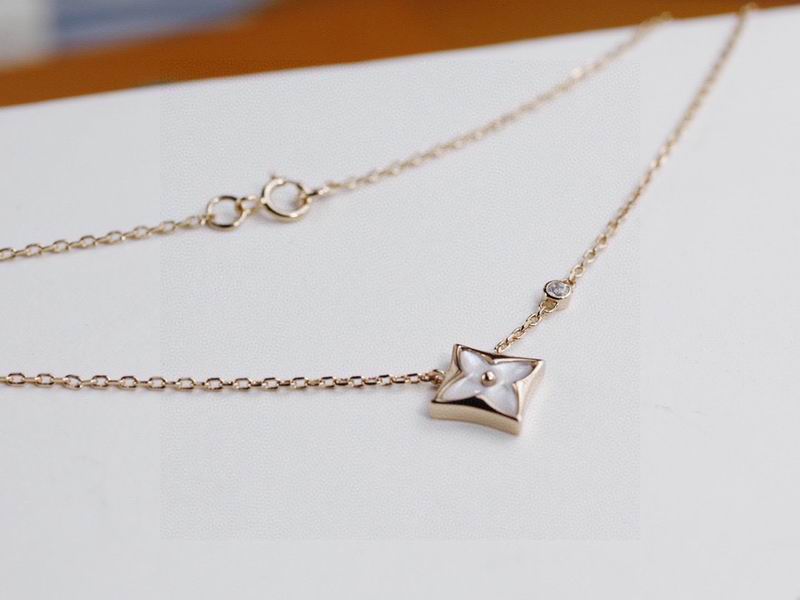 LV Necklace 02lyr137