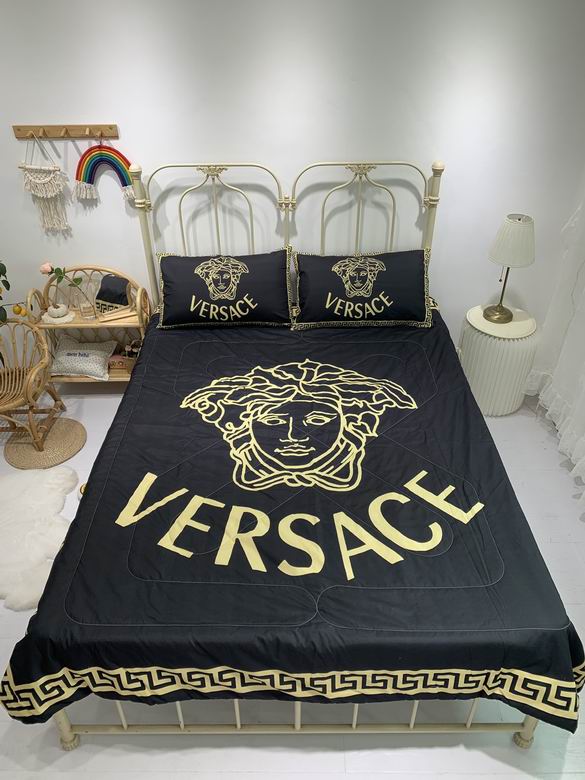 Versace 2.0x2.3m 02