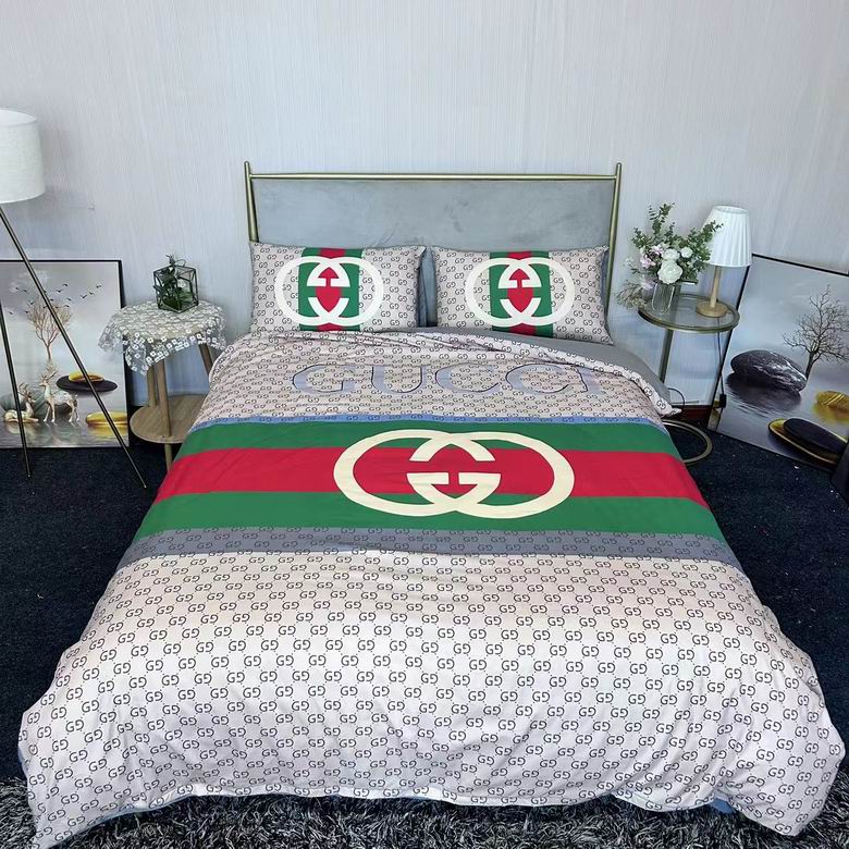 Gucci 2.0x2.3m 05