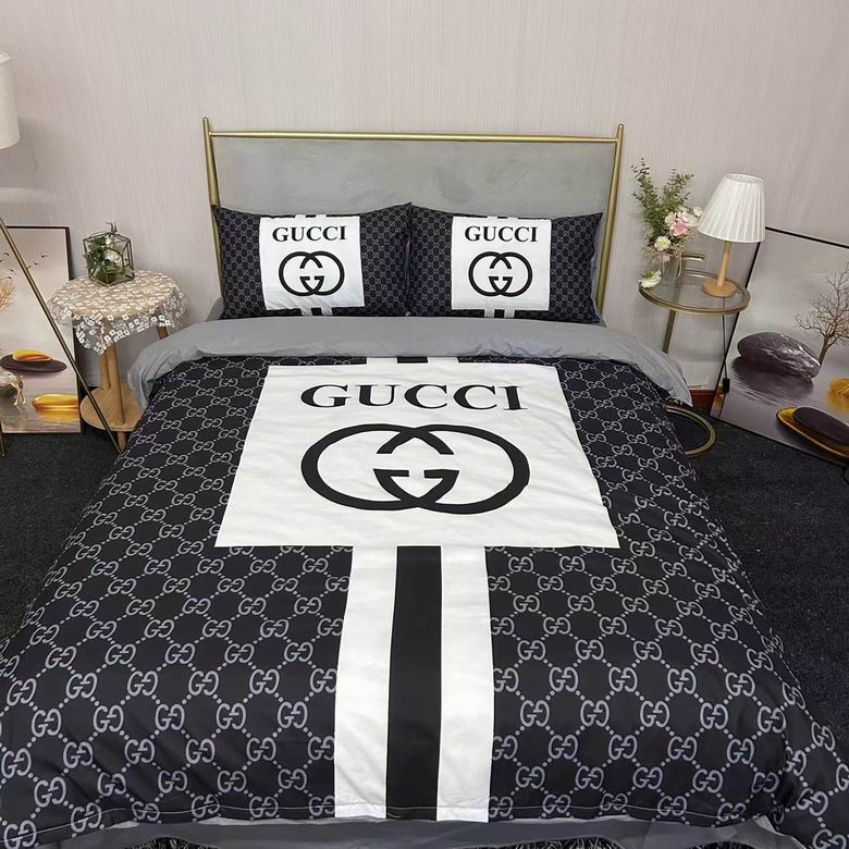 Gucci 2.0x2.3m 33