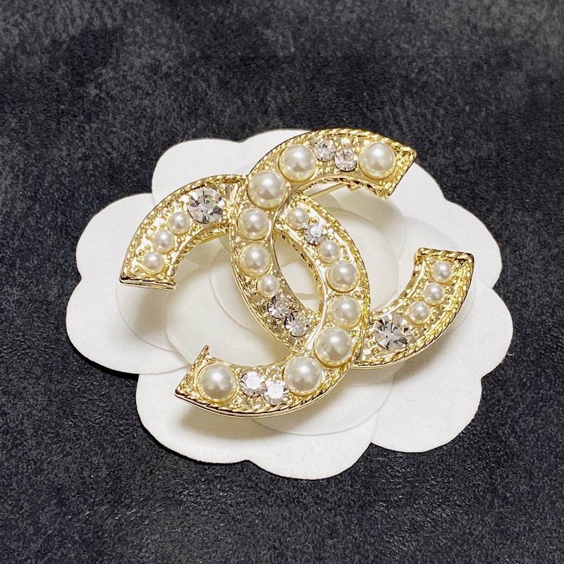 Chanel Brooch 3lyx195