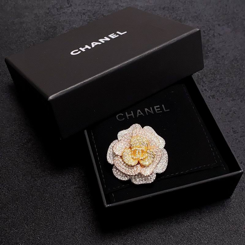Chanel Brooch 3lyx251
