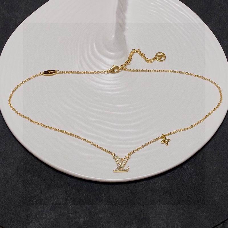 LV Necklace 03lyr142