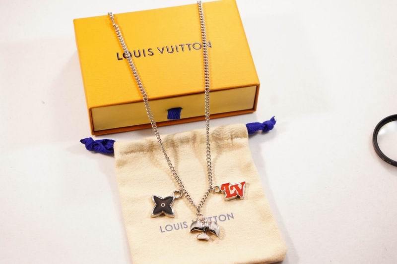 LV Necklace 03lyr158