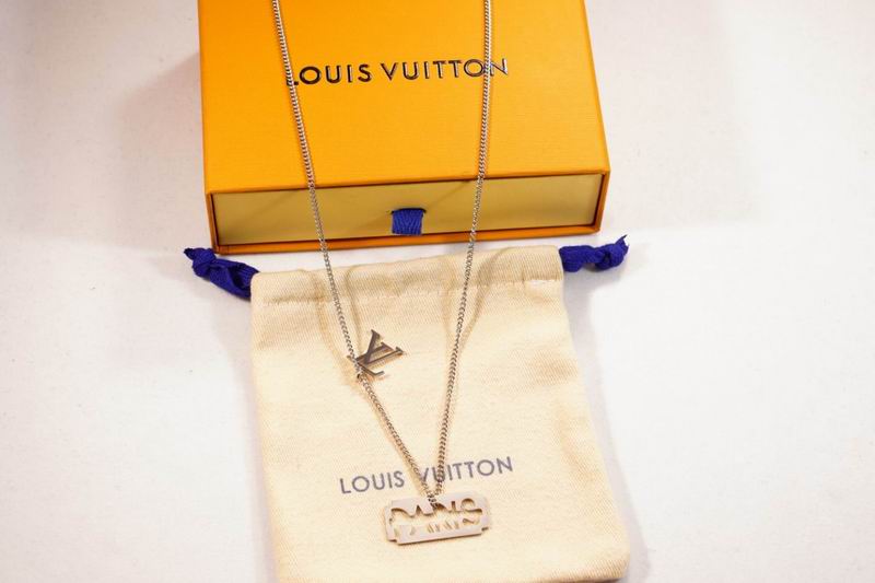 LV Necklace 03lyr160