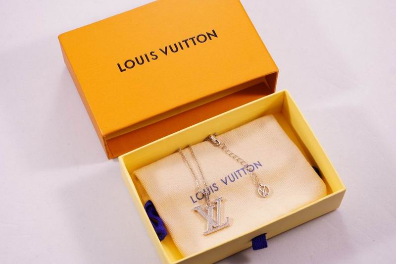 LV Necklace 03lyr177