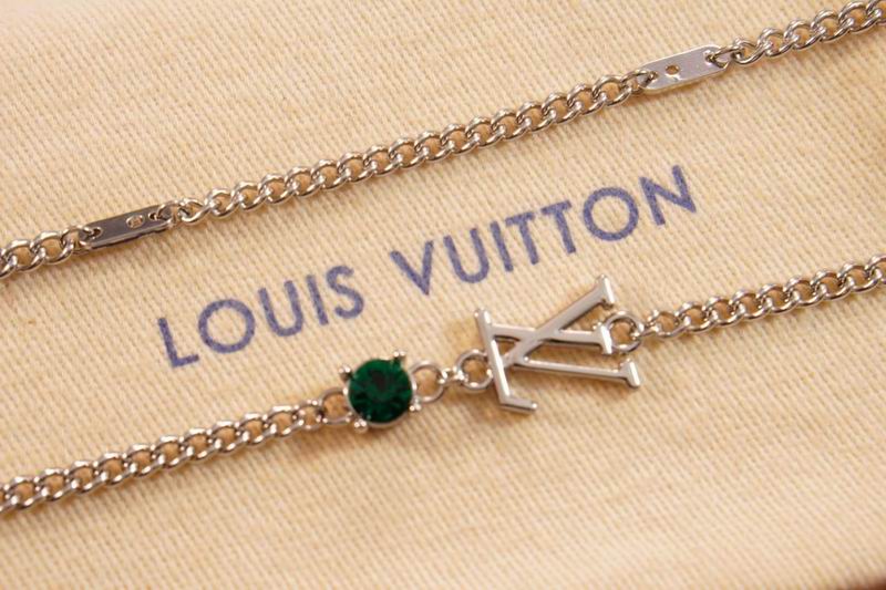LV Necklace 03lyr183