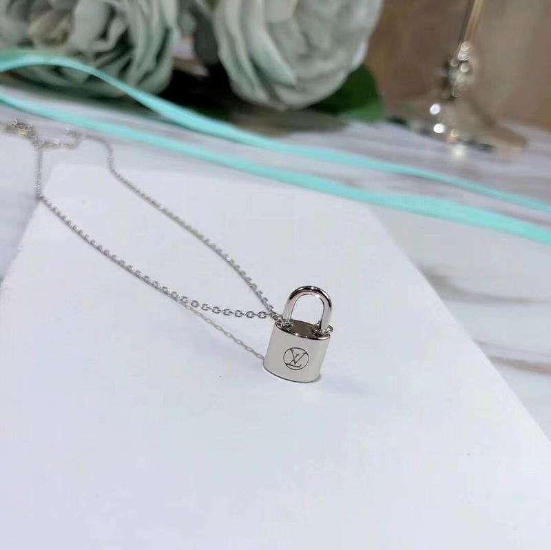 LV Necklace 03ly220