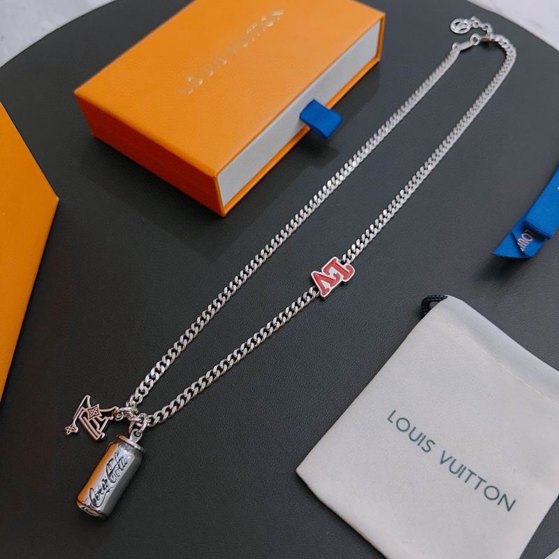 LV Necklace 03lyr364