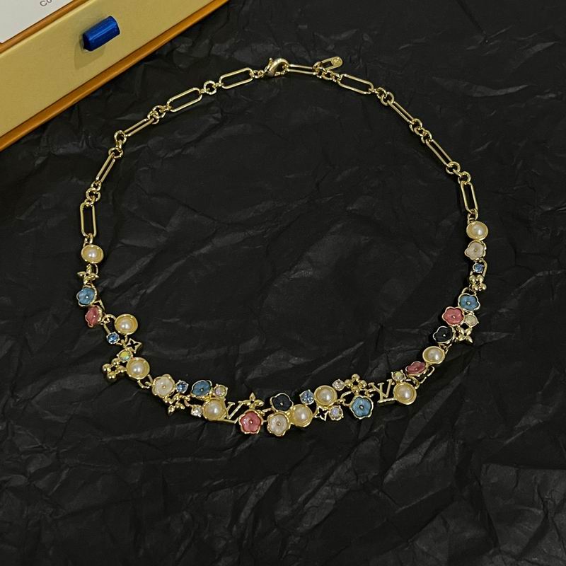 LV Necklace 03lyr413