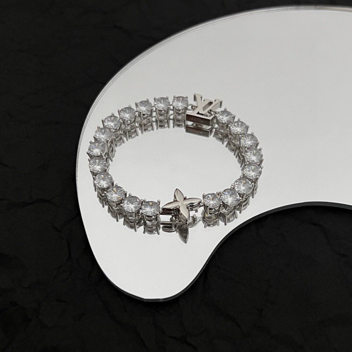 LV Bracelet 03lyr386
