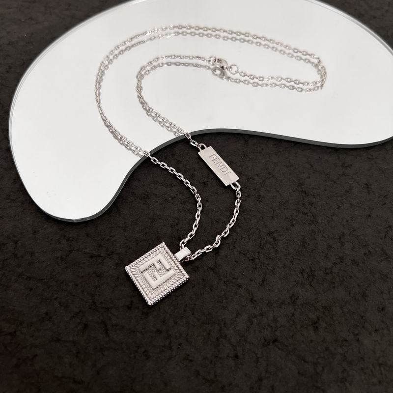 Fendi necklace 05lyx44