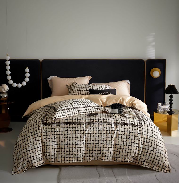 MiuMiu 2.0x2.3m 2.2x2.4m 21