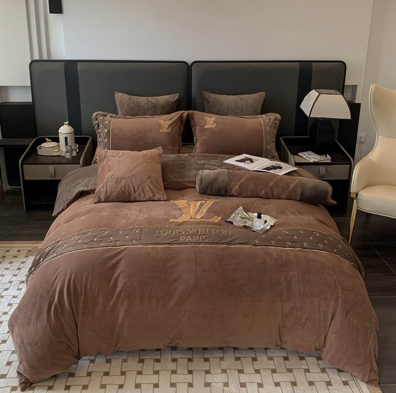 LV 2.0x2.3m 2.2x2.4m 11