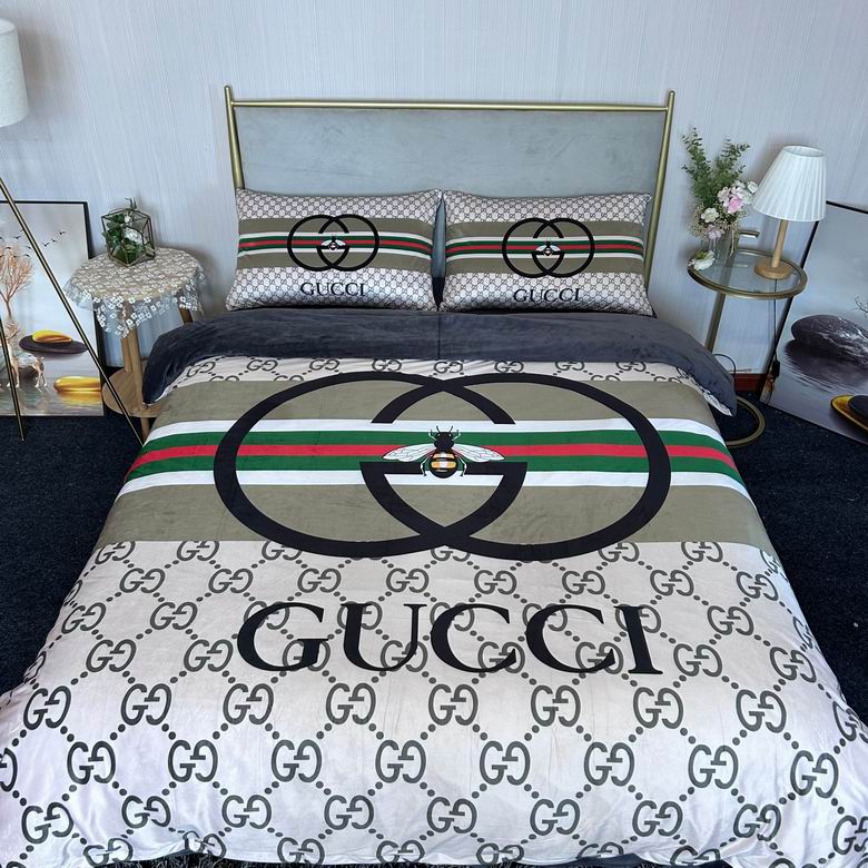Gucci 2.0x2.3m  34
