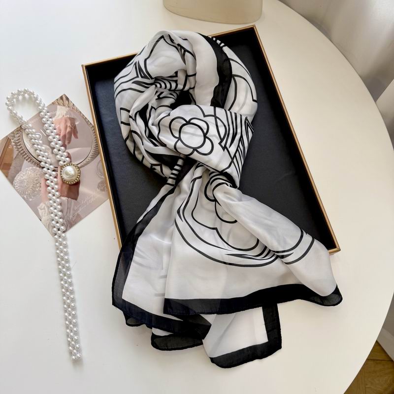 Chanel silk scarf 90-180cm E032955