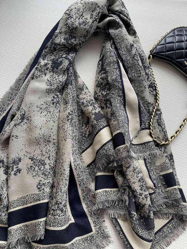 Dior 140X140cm 42%˿42%ë16% E39