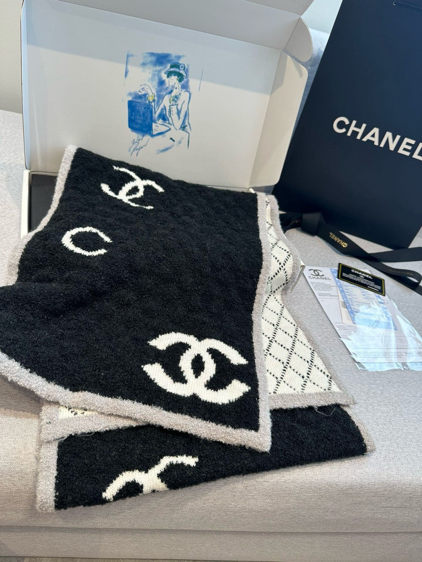 Chanel scarf 35X180cm 100% E28