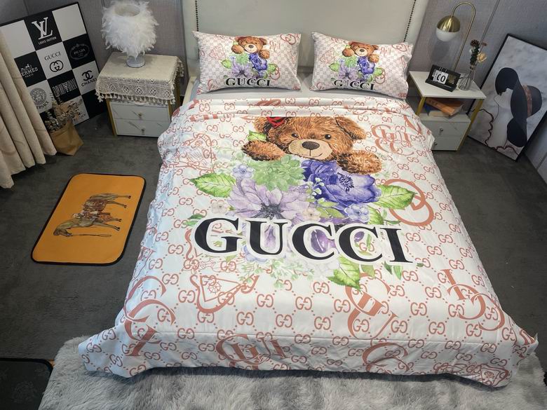 Gucci 2.0x2.3m 03